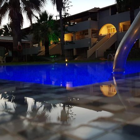 Asteraki Aparthotel กูเวีย ภายนอก รูปภาพ