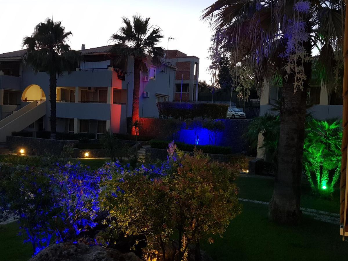 Asteraki Aparthotel กูเวีย ภายนอก รูปภาพ