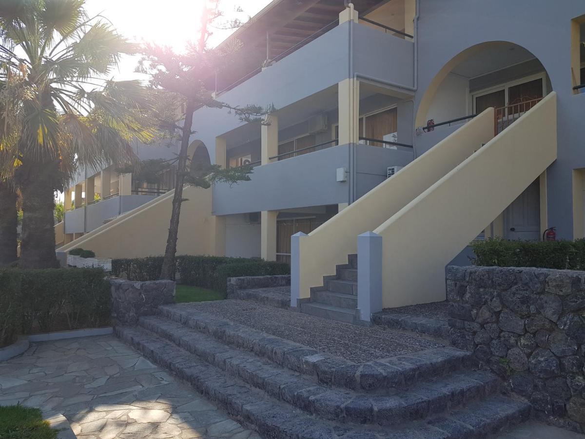 Asteraki Aparthotel กูเวีย ภายนอก รูปภาพ