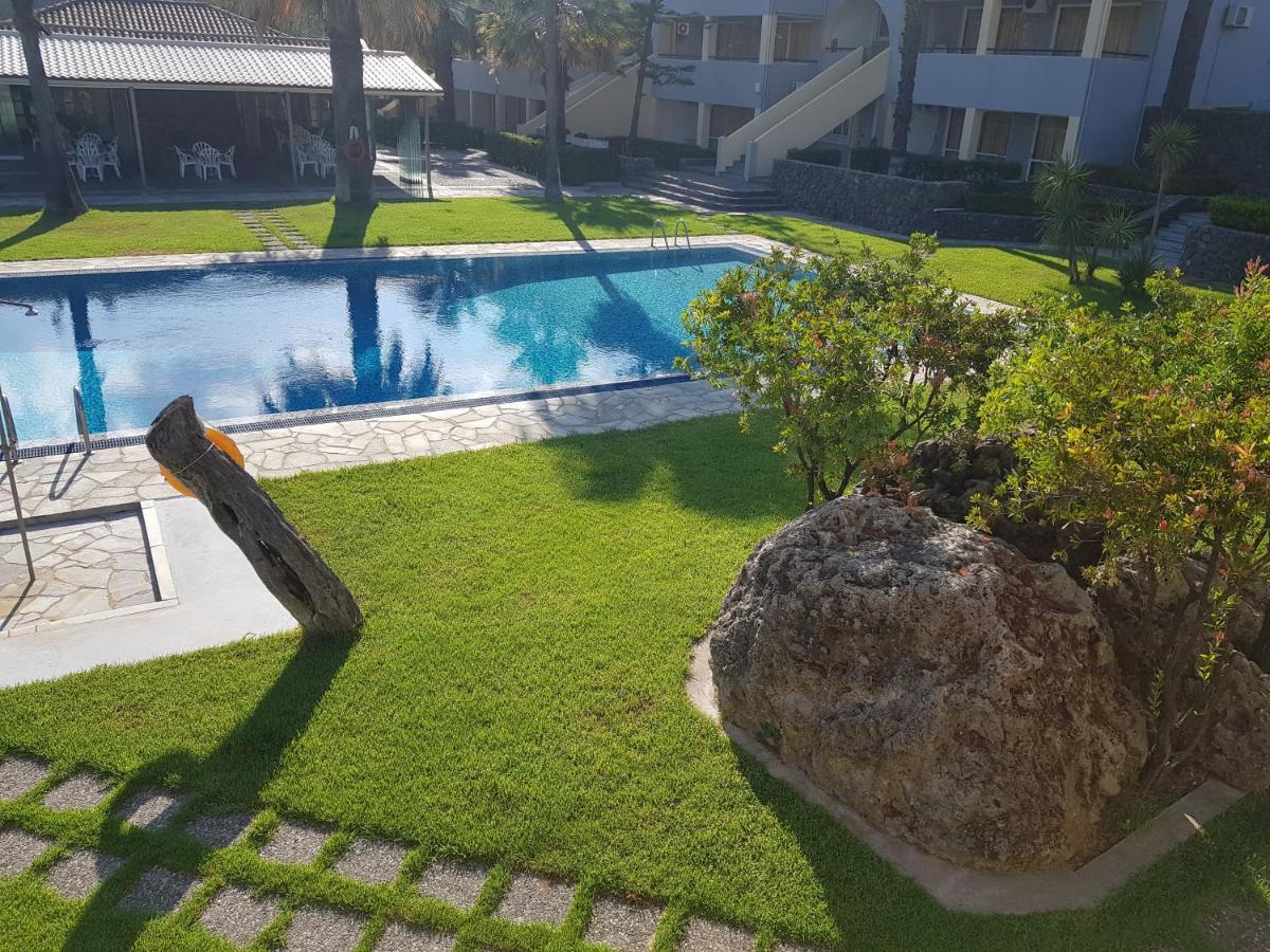 Asteraki Aparthotel กูเวีย ภายนอก รูปภาพ