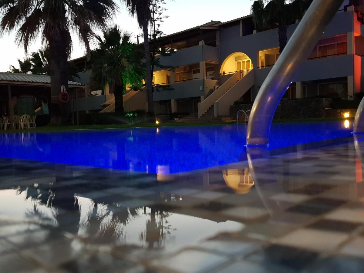 Asteraki Aparthotel กูเวีย ภายนอก รูปภาพ