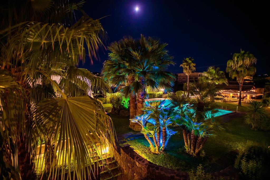 Asteraki Aparthotel กูเวีย ภายนอก รูปภาพ